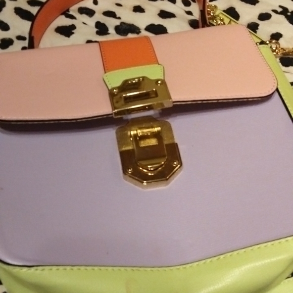 Iam selling my Aldo handbag - Picture 3 of 8